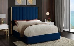 Синій колір в обстановці спальні